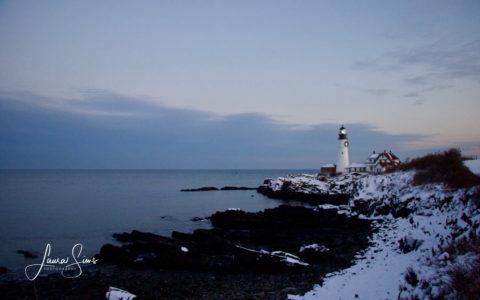 lighthouse_in_snow